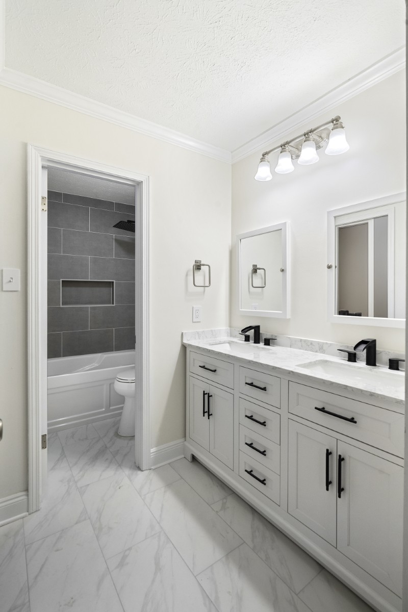 Bathroom Renovation & Baseboard Upgrade in Kenner, LA